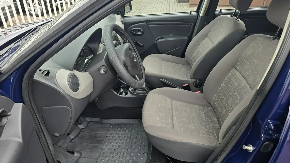 DACIA Sandero -