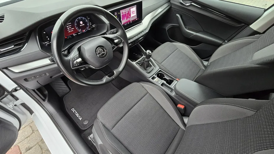 SKODA Octavia -