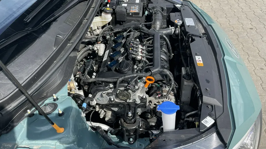 HYUNDAI i20 -