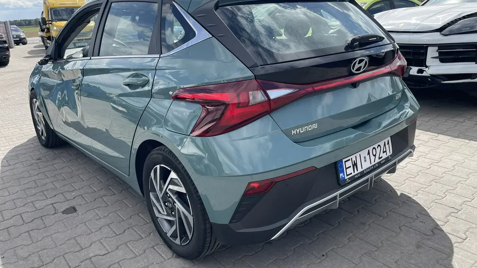 HYUNDAI i20 -