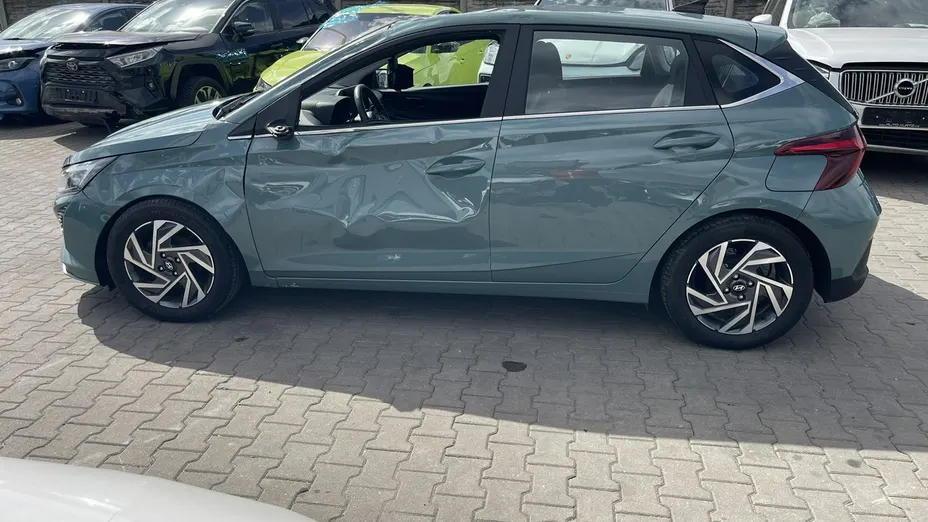 HYUNDAI i20 -