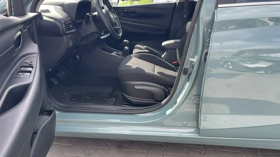 HYUNDAI i20 -