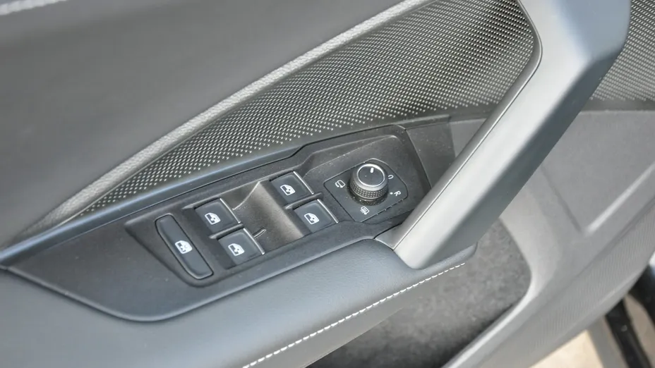VOLKSWAGEN Tiguan -