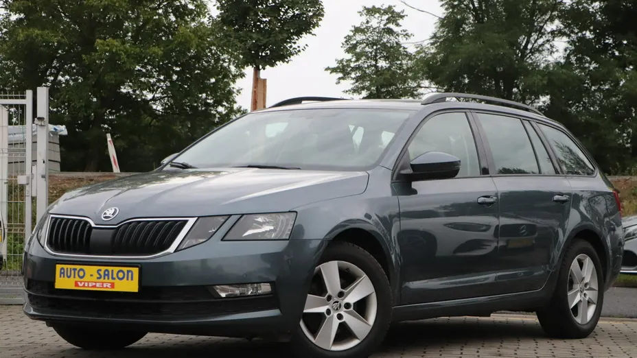 SKODA Octavia -