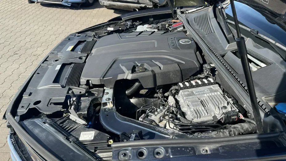 VOLKSWAGEN Touareg -
