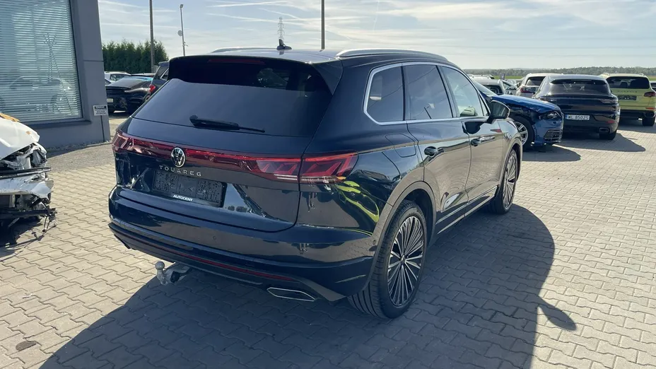 VOLKSWAGEN Touareg -