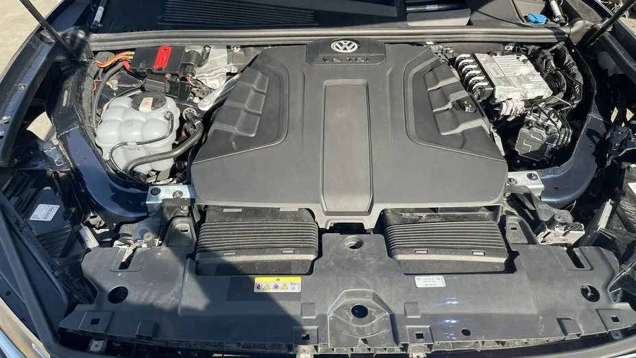 VOLKSWAGEN Touareg -