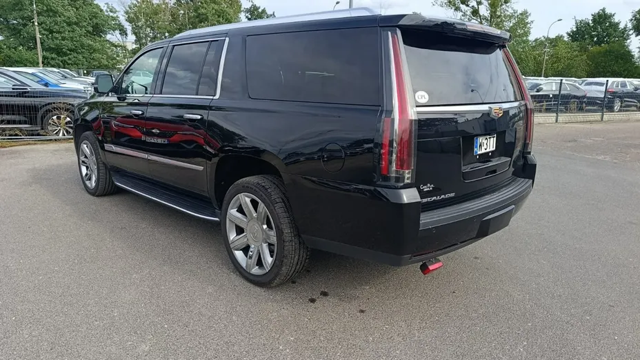 CADILLAC Escalade -