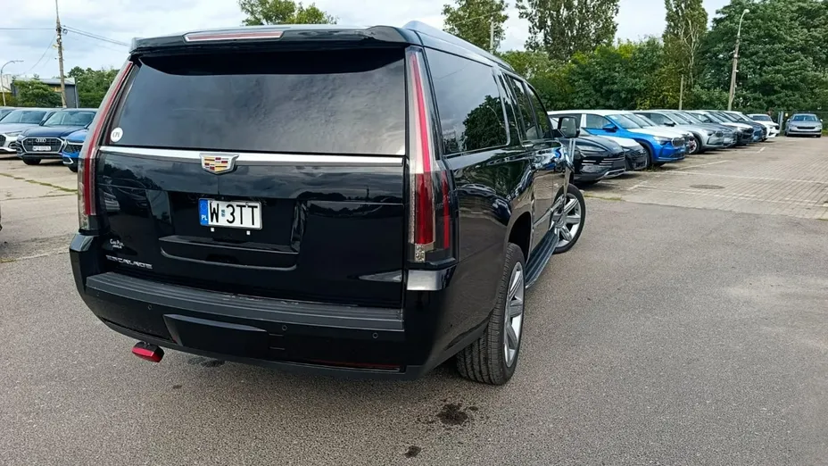 CADILLAC Escalade -