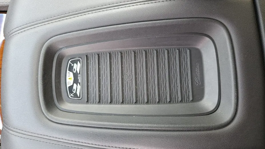 CADILLAC Escalade -