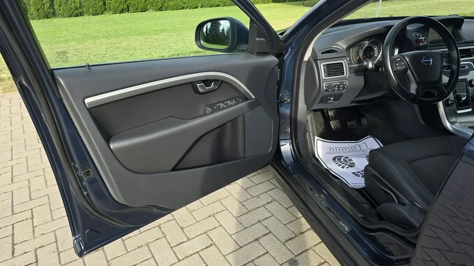 VOLVO V70 -