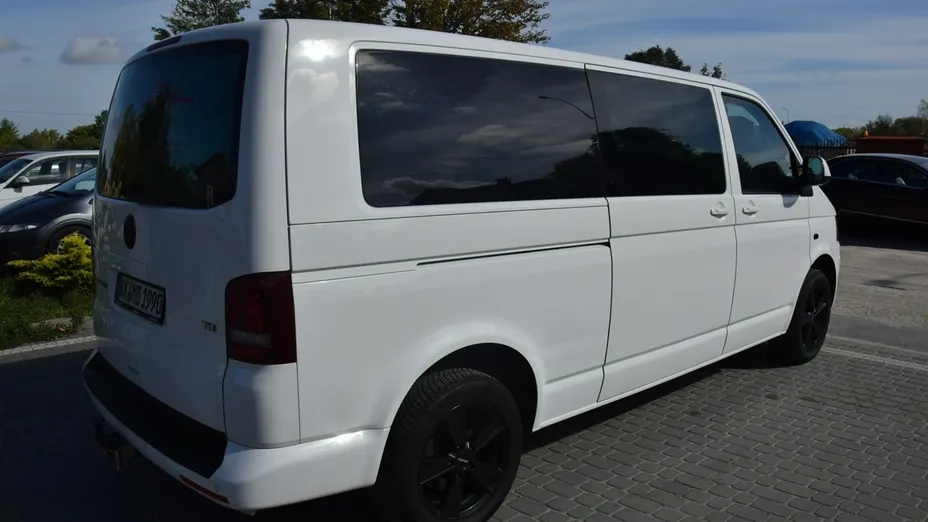 VOLKSWAGEN Transporter -