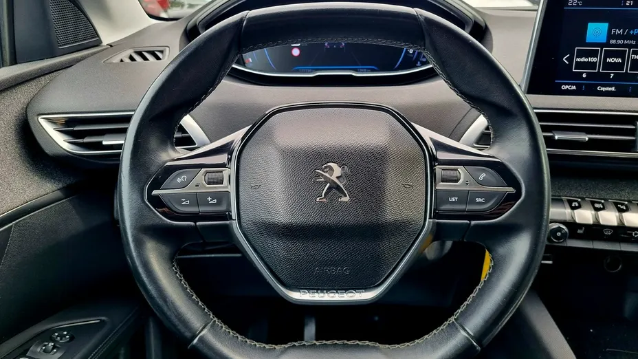 PEUGEOT 5008 -