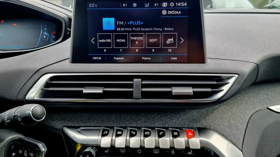 PEUGEOT 5008 -