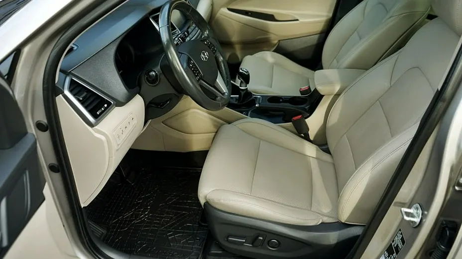HYUNDAI Tucson -