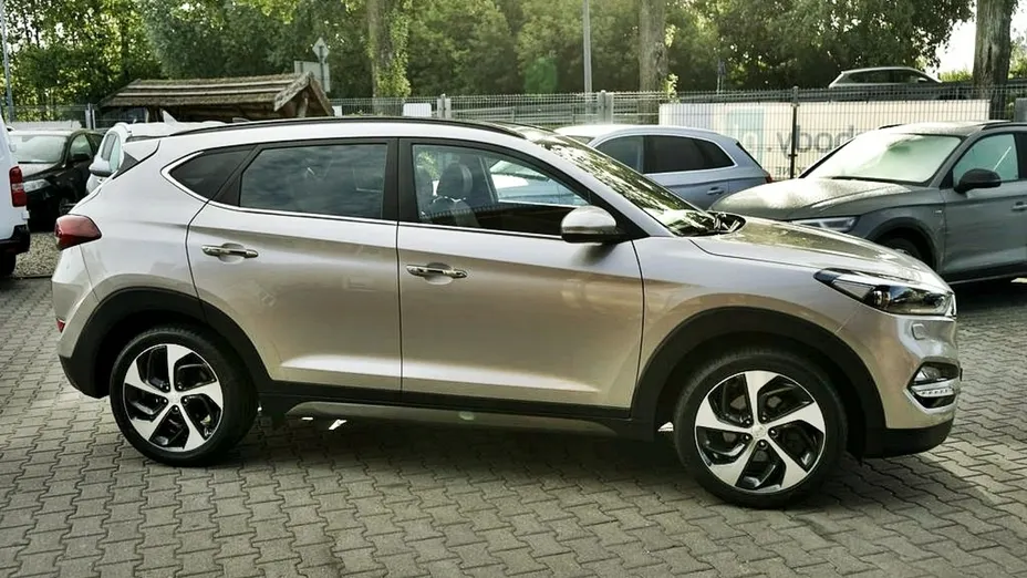 HYUNDAI Tucson -