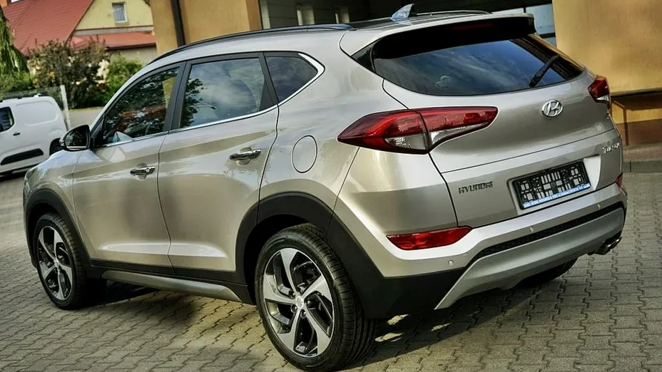 HYUNDAI Tucson -