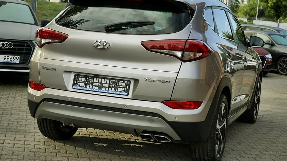 HYUNDAI Tucson -