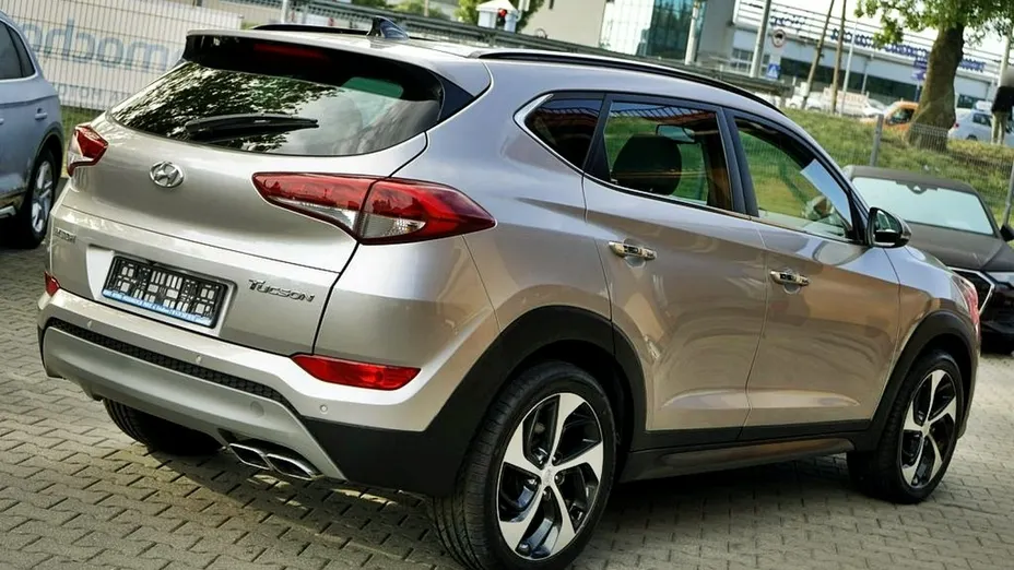 HYUNDAI Tucson -