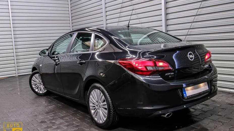 OPEL Astra -
