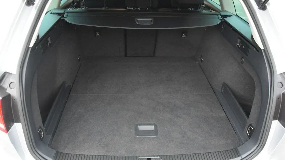 VOLKSWAGEN Passat -