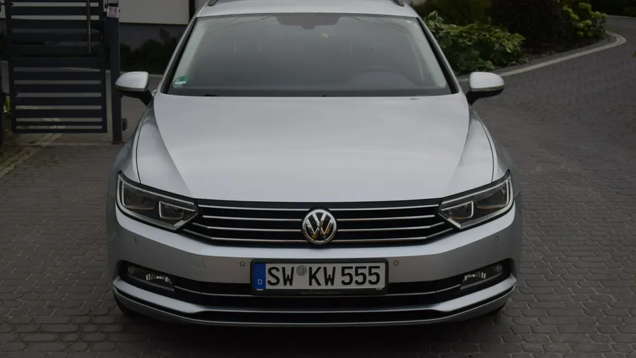 VOLKSWAGEN Passat -