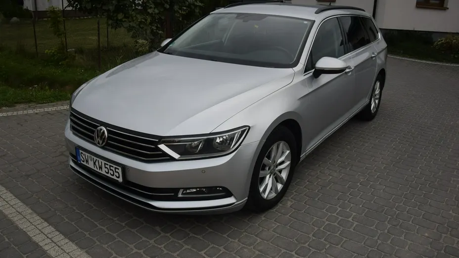 VOLKSWAGEN Passat -