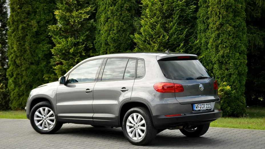 VOLKSWAGEN Tiguan -