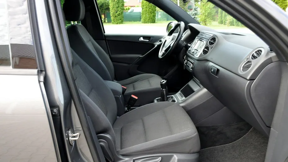 VOLKSWAGEN Tiguan -