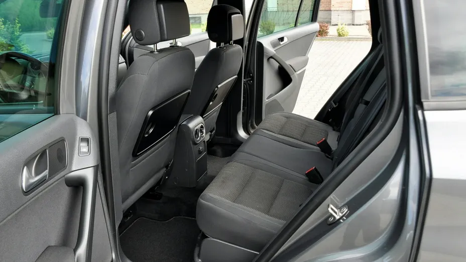 VOLKSWAGEN Tiguan -