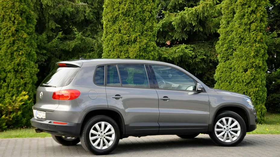 VOLKSWAGEN Tiguan -