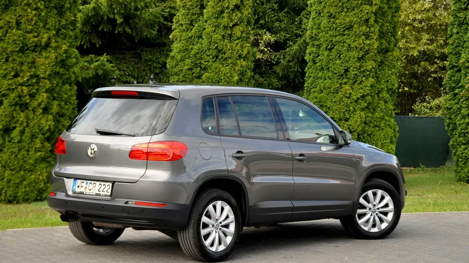 VOLKSWAGEN Tiguan -