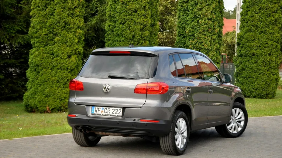 VOLKSWAGEN Tiguan -
