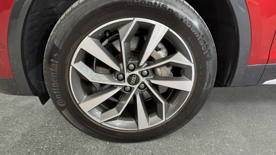 AUDI Q5 -