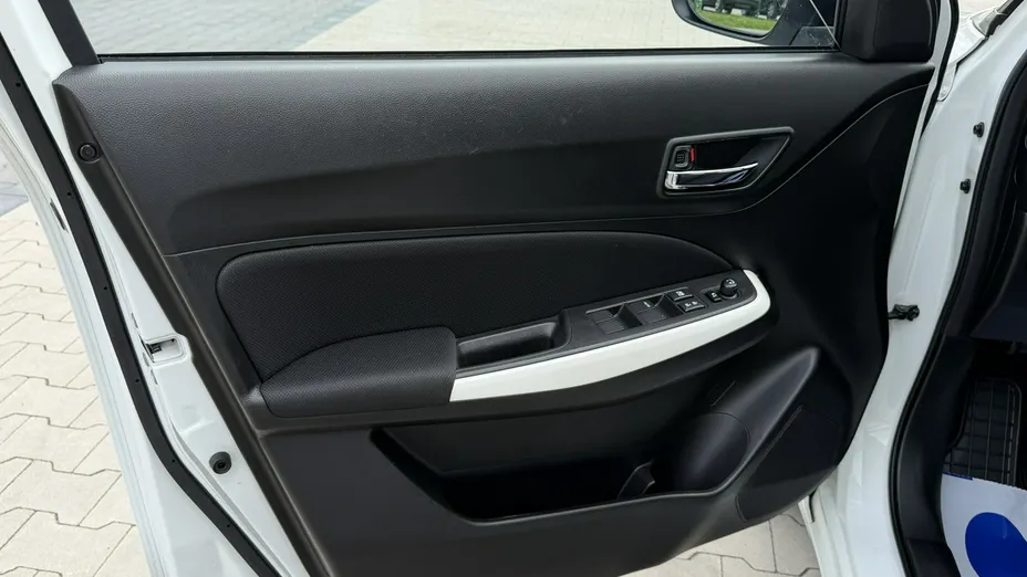 SUZUKI Swift -