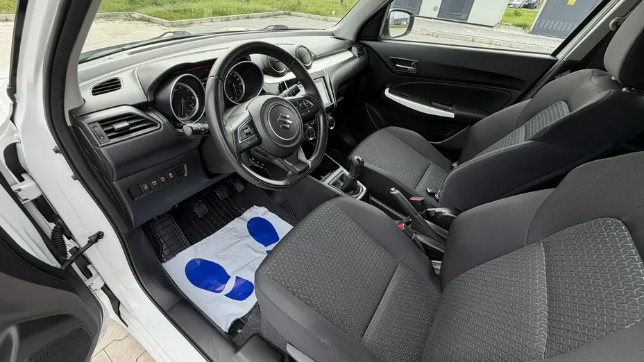 SUZUKI Swift -