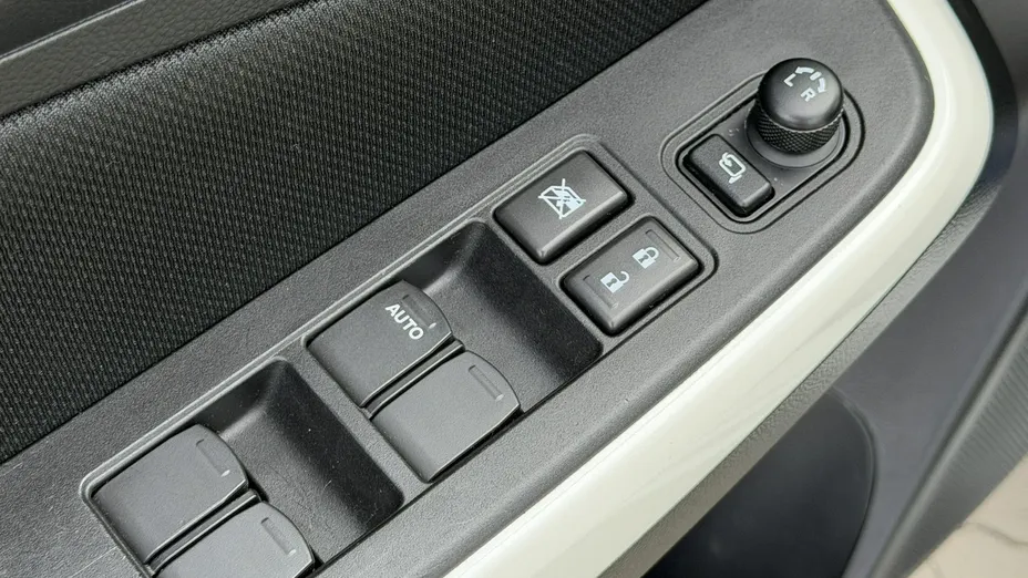 SUZUKI Swift -