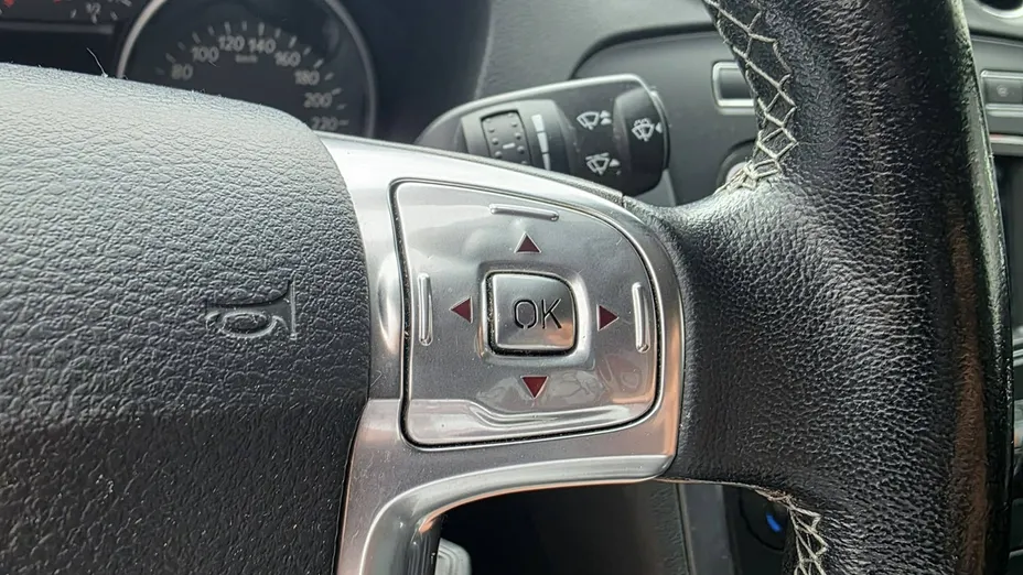 FORD Mondeo -