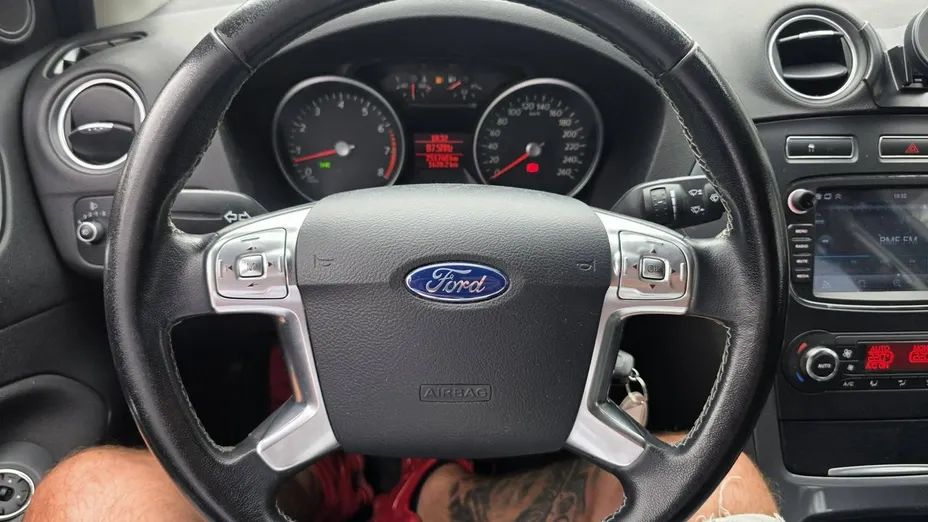 FORD Mondeo -