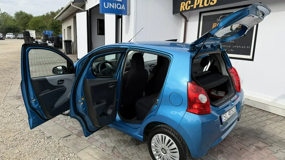 SUZUKI Alto -