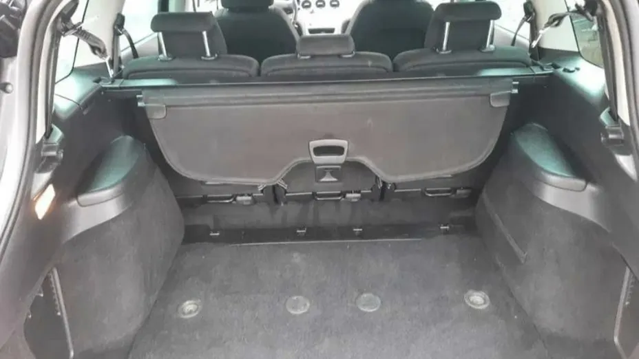 PEUGEOT 308 -