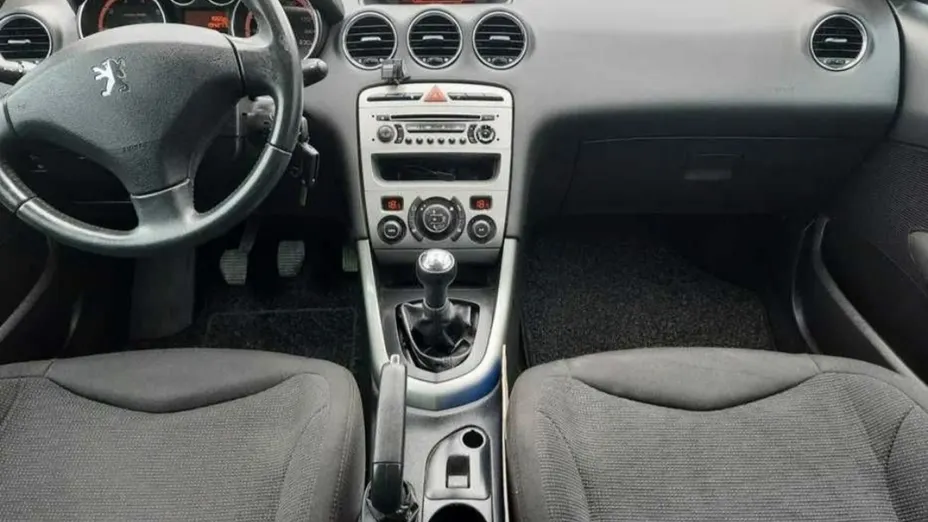 PEUGEOT 308 -