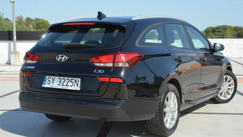 HYUNDAI i30 -