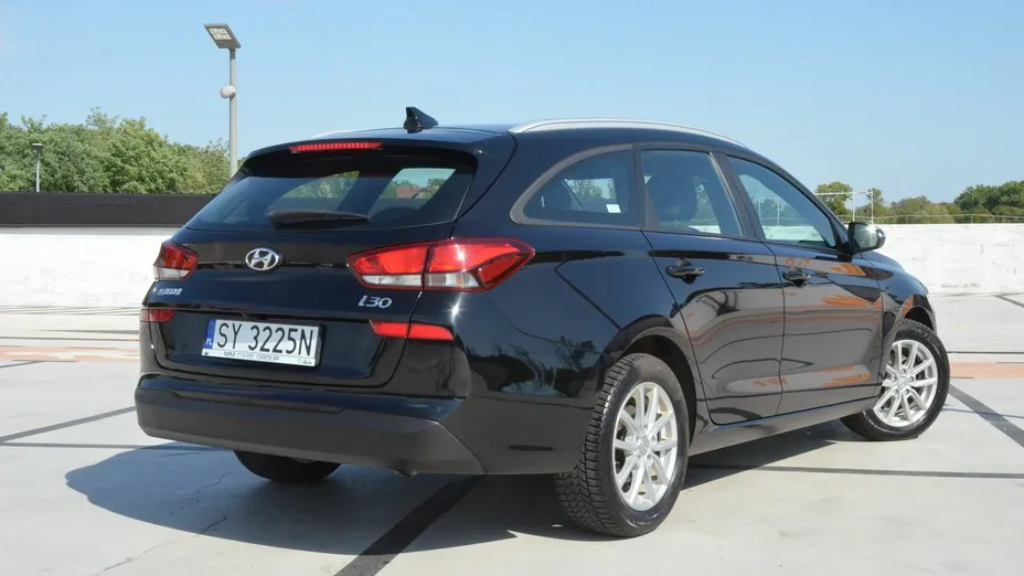 HYUNDAI i30 -