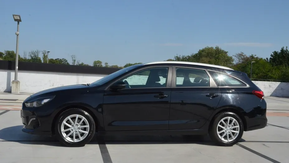 HYUNDAI i30 -