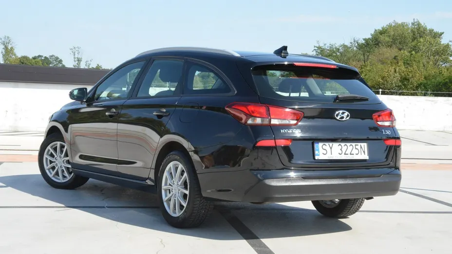 HYUNDAI i30 -