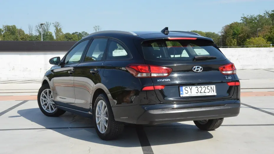 HYUNDAI i30 -