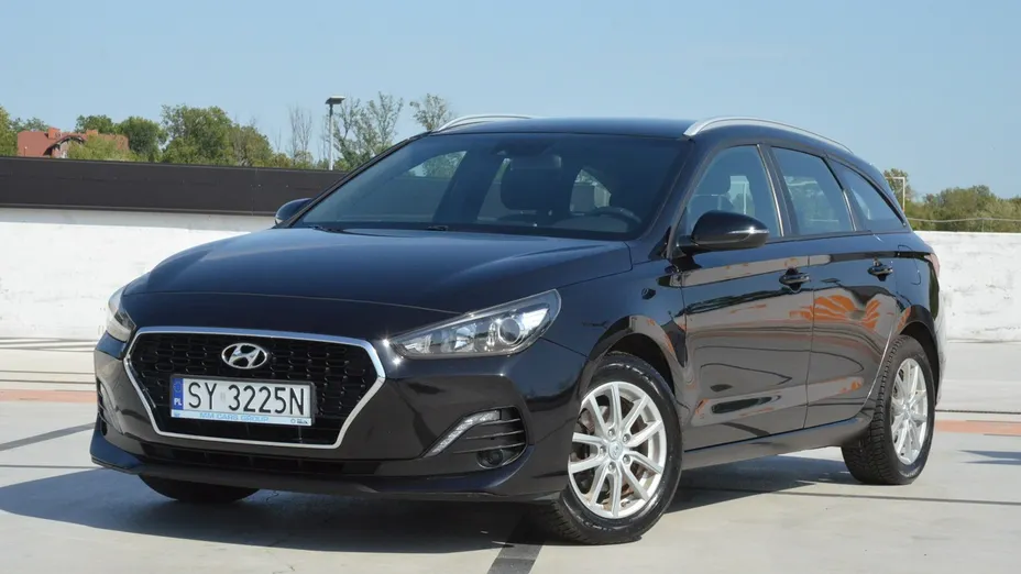 HYUNDAI i30 -