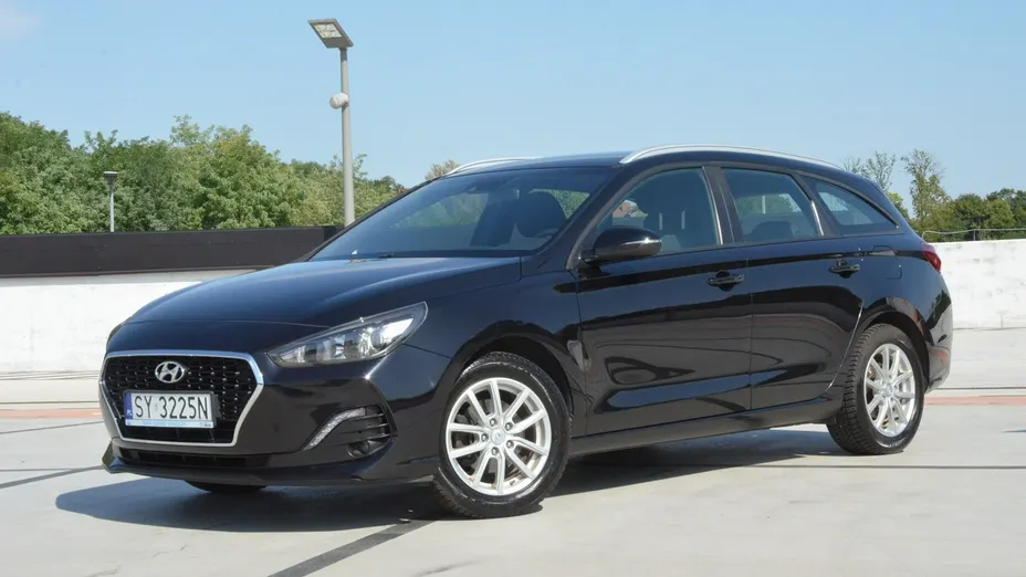 HYUNDAI i30 -