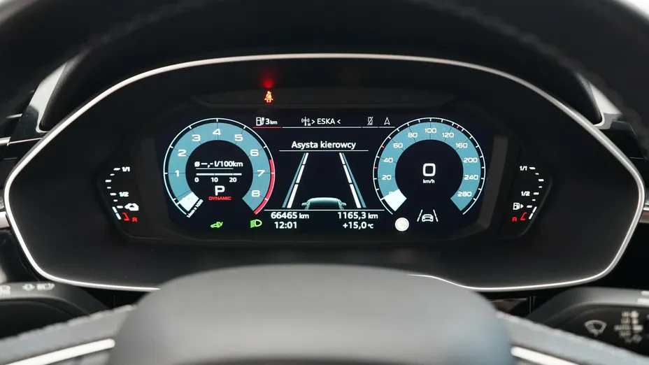 AUDI Q3 -